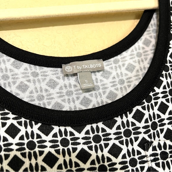 T by Talbots Drawstring Waist Short Sleeve Geometric
Print Maxi Dress - Picture 7 of 13